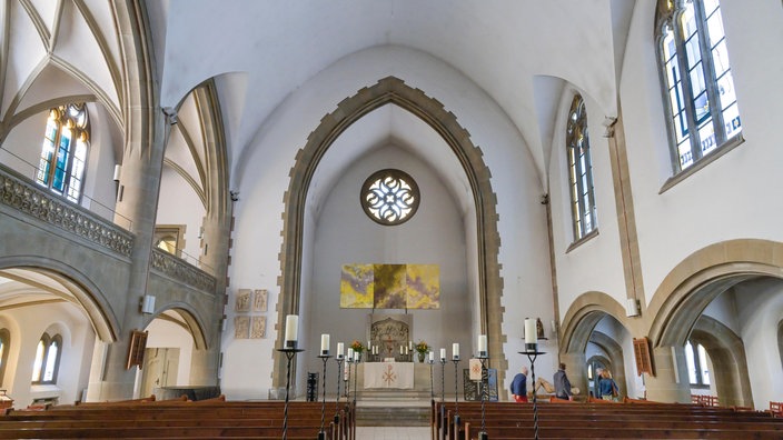 Kirchenschiff mit Altar der Grunewaldkirche in Grunewald, Charlottenburg-Wilmersdorf, Berlin