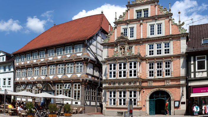 Zwei prächtige Renaissancebauten in Hameln, in denen unter anderem das Stadtmuseum von Hameln untergebracht ist.