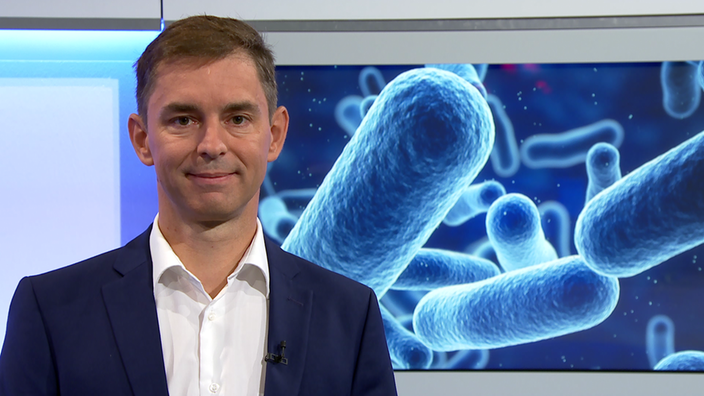 Porträtaufnahme von Prof. Christoph Stein-Thöringer zu Gast im Planet Wissen Studio.