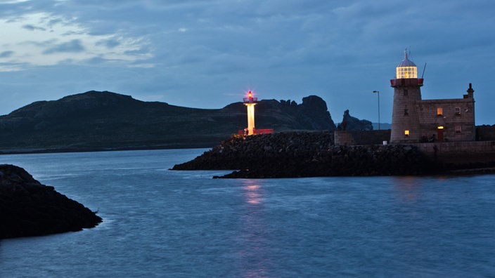 Leuchtturm bei Nacht